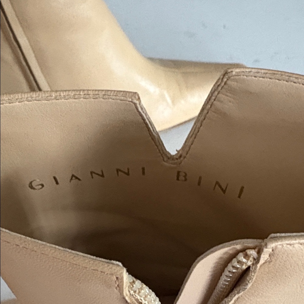 Gianni Bini Butter Cream Heeled Boots sz 91/2 - Picture 4 of 6